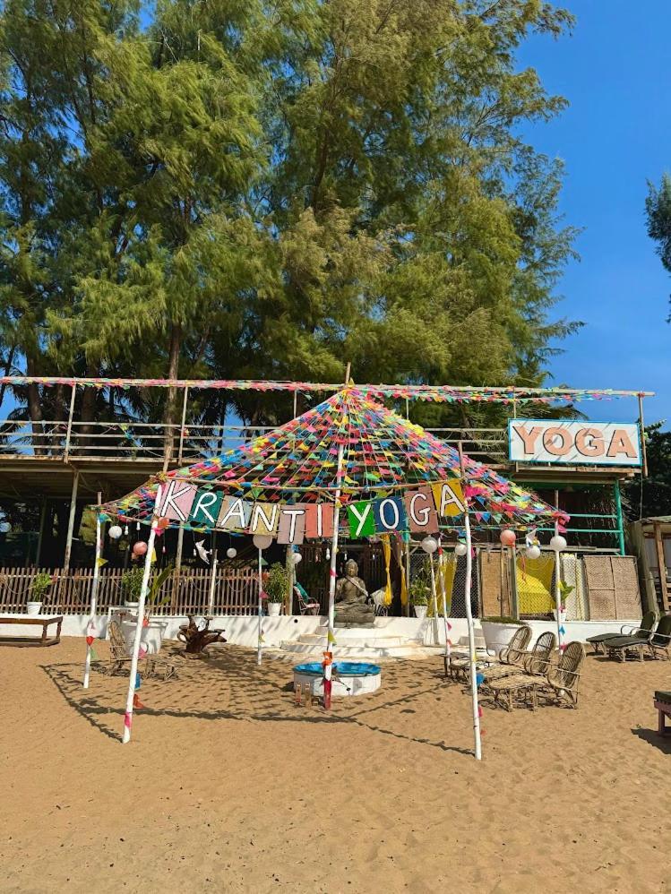 Kranti Yoga Tradition - Beach Resort Patnem Beach Esterno foto